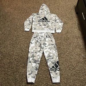 Adidas Sweatshirt Set